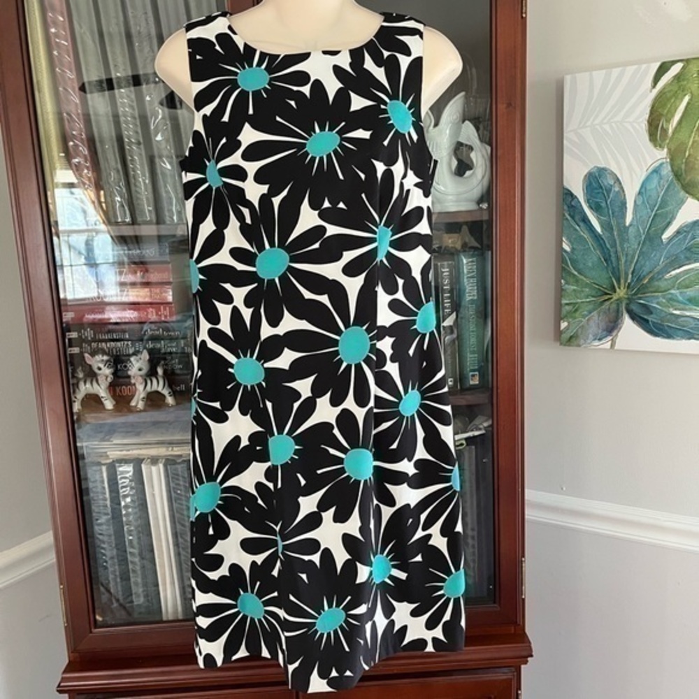 AGB Sleeveless Floral Dress Size 8 Black Daisies with Aqua Blue Center NWOT